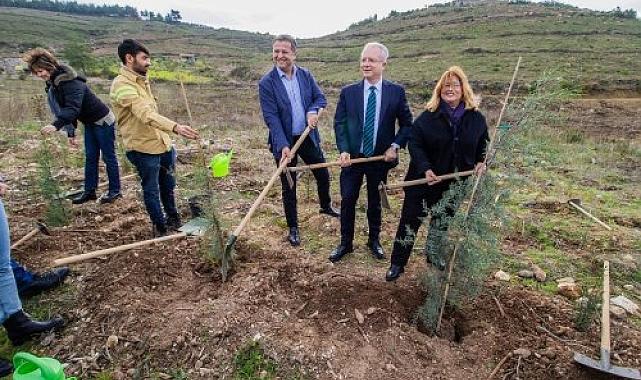 ESİAD İzmir&#039;e 10 bin fidanlık hatıra ormanı kazandırdı