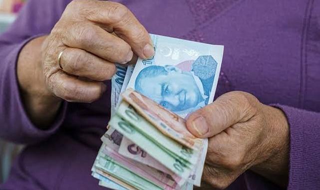 Herkes 10 bin TL&#039;yi konuşurken... En düşük emekli maaşı için farklı rakam verdi! SSK ve Bağ-Kur emeklisi ne kadar zam alacak?