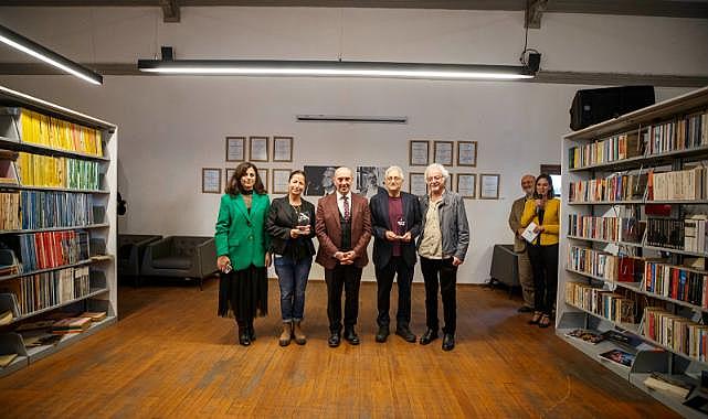 İzmir Büyükşehir Belediyesi’nden Cumhuriyet aydınlarına saygı duruşu