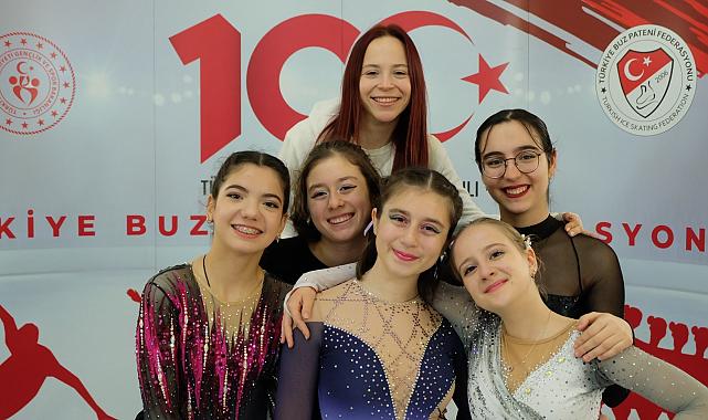 İzmir’in sporcuları kente madalyalarla döndü