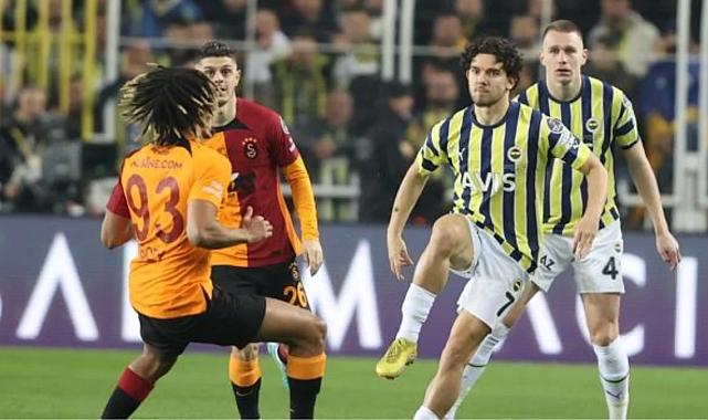 Merakla beklenen derbinin hakemi belli oldu... Fenerbahçe - Galatasaray derbisini Arda Kardeşler yönetecek!