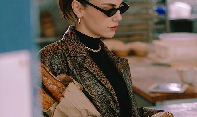 Yağmur Tanrısevsin fırından ekmek aldı! Külot trendine uydu, sosyal medyanın diline düştü