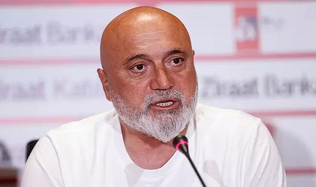 Adana Demirspor&#039;da yeni hoca resmen açıklandı! Mavi Şimşekler Hikmet Karaman&#039;a emanet