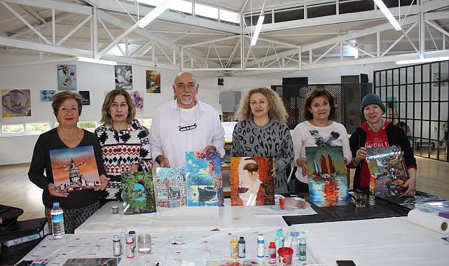 Bilge çınarlar, camaltı boyama eserleriyle yaşama tutunuyor