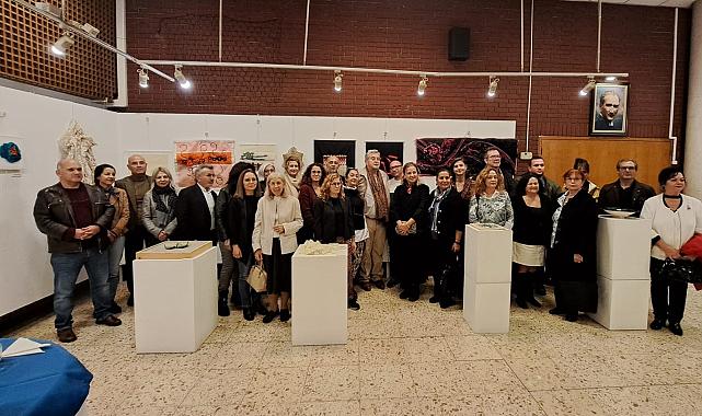 Deü’lü Akademisyenlerin “Bellek” Sergisi Cumhuriyet’e Adandı