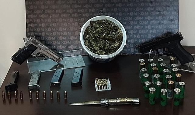 İzmir&#039;de kaçak silah baskını!