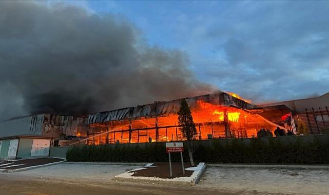 Porselen fabrikası alev alev yandı!