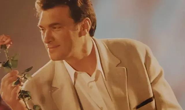 Şöhretin zirvesinde İstanbul'u terk etmişti! Çarkıfelek'in efsane hostesi Tarık Tarcan'ın son hali herkesi şaşırttı