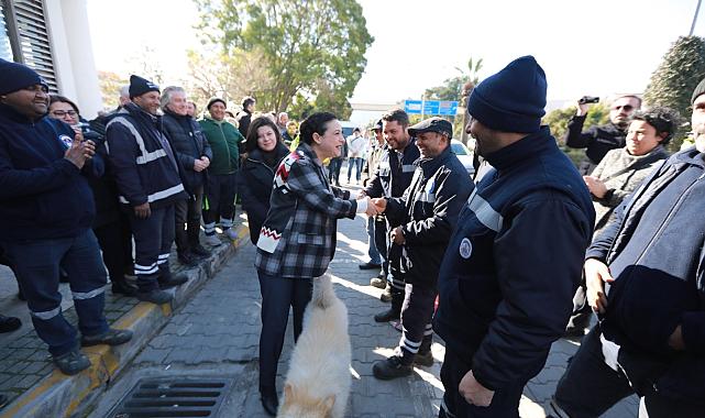 BELEDİYE EMEKÇİLERİ FİLİZ BAŞKAN’I ALKIŞLARLA KARŞILADI
