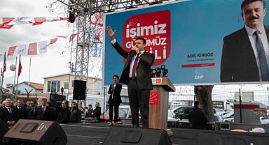 CHP Genel Başkanı Özgür Özel, Dikili’de Coşkuyla Karşılandı