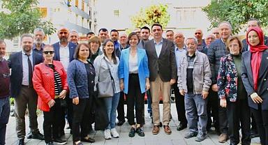 CHP'nin Karabağlar Adayı Kınay ziyaretlere devam ediyor... "Söylediklerimizi yapmaya geliyoruz"