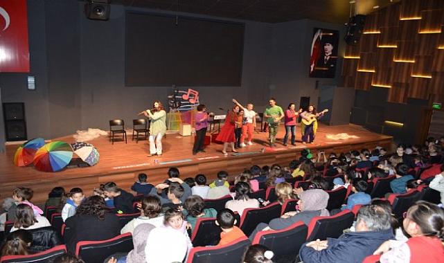 Dikili&#039;de ara tatilde çocuklar unutulmadı!