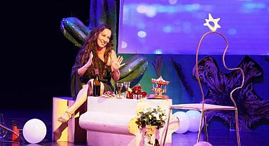 Gaziemir’de yapay zekâ ile insanın aşk hikâyesi sahnelendi