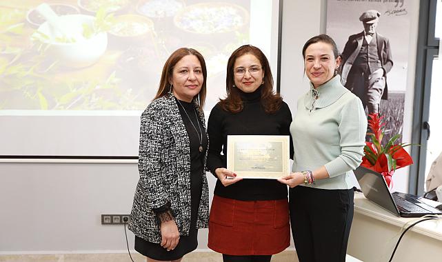 Kursiyerler Sertifikalarını Filiz Başkan&#039;ın Elinden Aldı