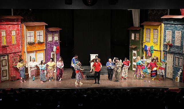 Sahne Tozu Tiyatrosu, Gırgıriye’yi “Sosyal Market”e destek için oynadı