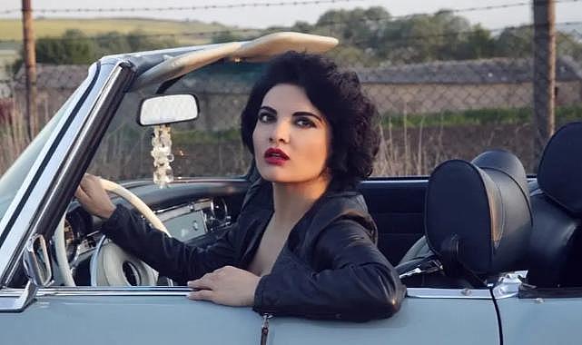 Açıklamaları gündem oldu! Şarkıcı Göksel köye mi yerleşiyor?