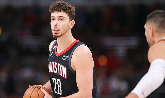 Alperen Şengün NBA&#039;da parladı! Rekorlar peş peşe geldi: 45 sayılık tarihi performansla Mehmet Okur&#039;u geride bıraktı