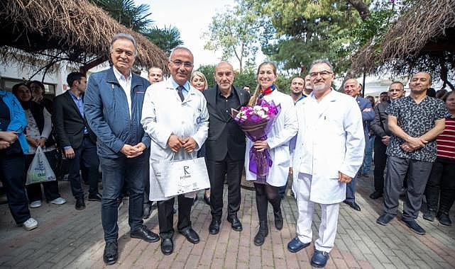 Başkan Soyer sağlık çalışanlarının bayramını kutladı