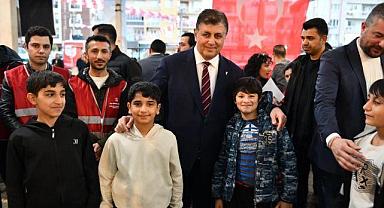 Başkan Tugay Buca'da yurttaşlara umut oldu... "Haksızlıklara karşı mücadeleyi kazanacağız"