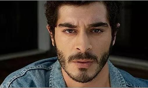 Burak Deniz&#039;in yeni projesi belli oldu! Dev ismi o canlandıracak