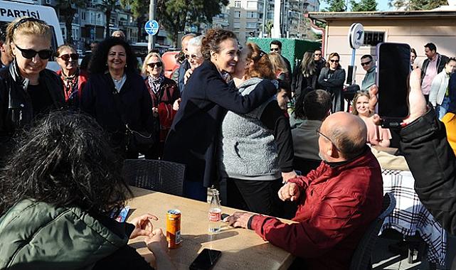 CHP Karşıyaka Adayı Ünsal, sahilde halkla buluştu