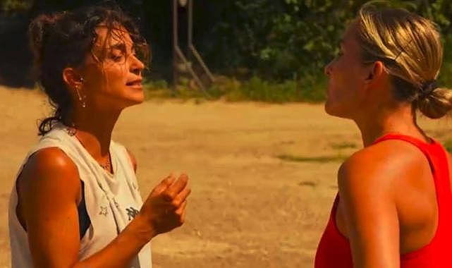 Diskalifiye nefreti... Survivor Seda&#039;nın Pınar&#039;a hareketi olay oldu! &quot;Pislik...&quot;