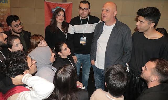 İYİ Partili Özlale’den gençlere tam destek... İzmir’e 4 gençlik merkezi sözü