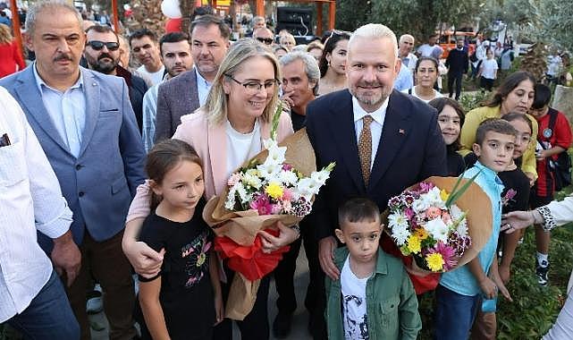İzmir&#039;de iki saatlik grev bilançosu... Yollarda trafik, duraklarda kuyruk!