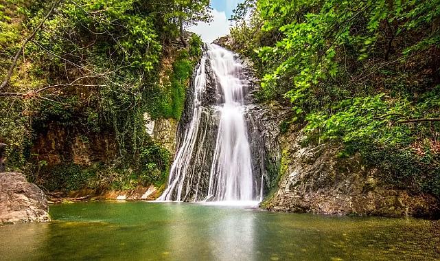 İzmirli doğa tutkunlarının gözdesi: Aşıklar Şelalesi