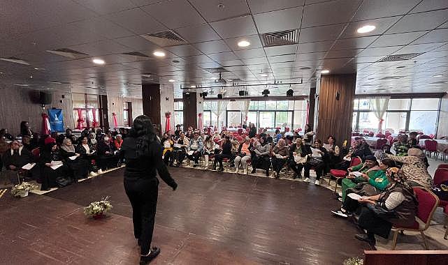 Kadınlar hem eğlendi hem bilgilendi