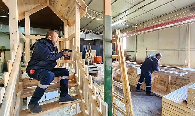 Karşıyaka Belediyesi fabrika gibi: Kendi mobilyasını üretiyor