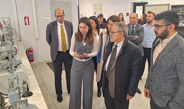 Naci Görür İzmir&#039;de: Türkiye&#039;nin en kapsamlı yapı ve zemin laboratuvarını ziyaret etti