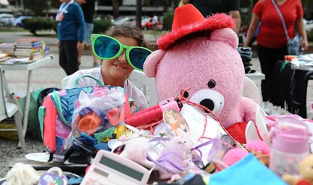 Okul malzemeleri, kitap, oyuncak... | Karşıyaka&#039;da bir pazar da çocuklar için