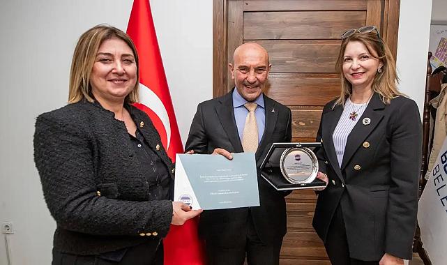 Soyer kadınları ağırladı: Sizi bırakmayacağım