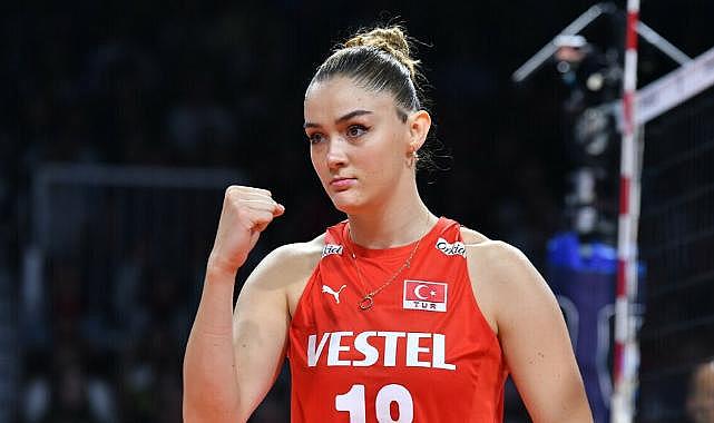 Zehra Güneş&#039;in 8 Mart paylaşımı sosyal medyayı salladı! Zeynep Sever dayanamadı! &quot;Her genç kıza örneksin&quot;