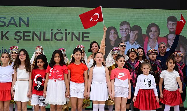 Başkan Kınay çocuklarla doyasıya eğlendi: Çocukların çocukluğunu yaşayabilmesi için daha çok çalışacağız