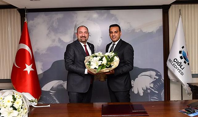 Çiğli Belediyesinde Onur Emrah Yıldız, görevi devraldı