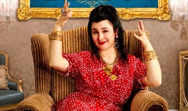 Doğum günü pastası başına iş açtı... Pastanın renkleri ve üzerindeki simge terör örgütünün logosu sanıldı! Yasemin Sakallıoğlu eleştirilerin hedefi oldu