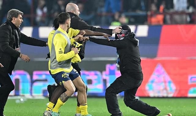 Fenerbahçe derbisinde çıkan olaylar nedeniyle Trabzonspor'a 6 maç seyircisiz oynama cezası verildi