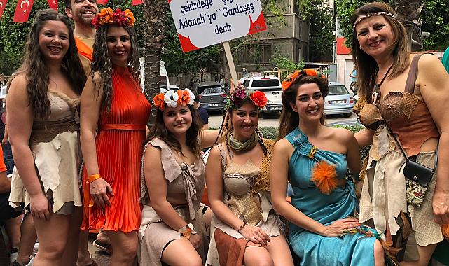 ŞAMPİYON İZMİR AŞKINA