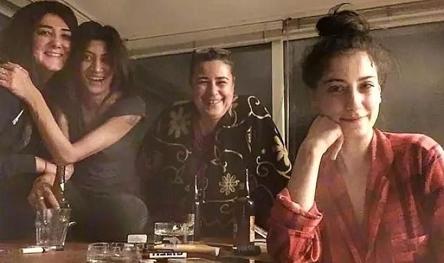 Balat&#039;taki evi için aldığı kiraya çok sinirlendi! Hazal Kaya&#039;nın annesi mahalle ortasında kiracısıyla kavga etti