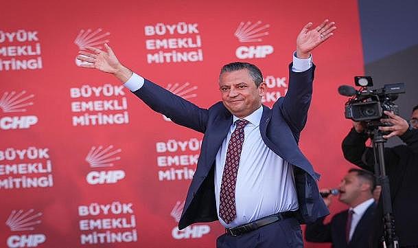 Başkan Tugay CHP’nin ‘Büyük Emekli Mitingi’ne katıldı