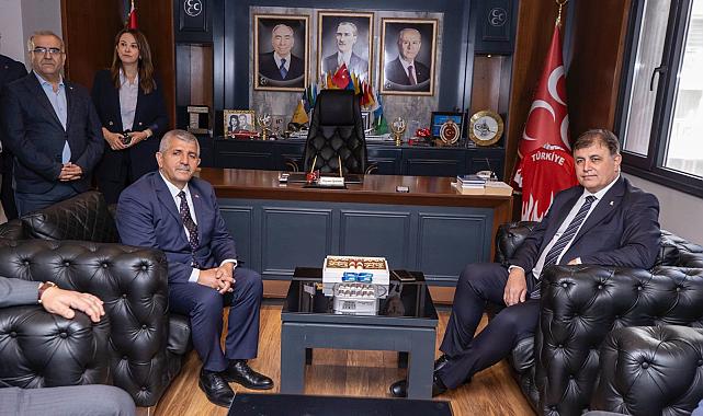 Başkan Tugay&#039;dan MHP&#039;ye ziyaret