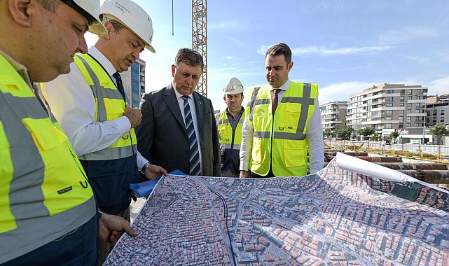 Başkan Tugay metro şantiyelerini inceledi  Buca Metrosu’nda tünel kazıları ilerliyor