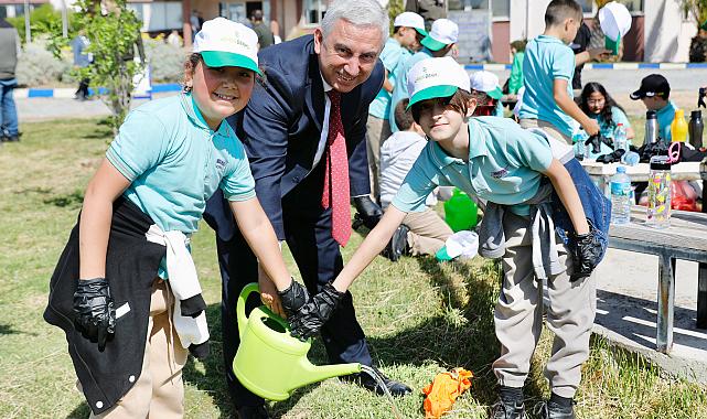BERGAMA BELEDİYE BAŞKANI DR. TANJU ÇELİK “ORMAN BENİM” ETKİNLİĞİNE KATILDI