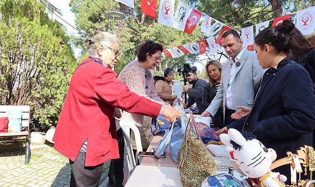Bornova Belediyesi’nden anneler için “Hediyelik Eşya Günleri”