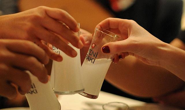 Gün geçmiyor ki artış olmasın: Bir rakı grubuna daha zam