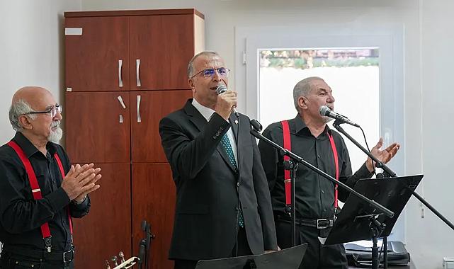 Işık&#039;tan Ata Evi Sağlıklı Yaş Alma Merkezi’ne ziyaret: Çınarlar çaldı, o söyledi