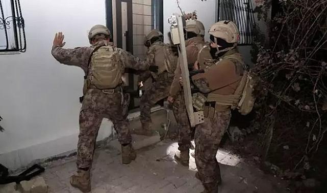 İzmir&#039;de husumetli çeteler çökertildi!