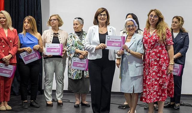 İzmir’li Kadınlar,  Şükufe Nihal’in izinde..